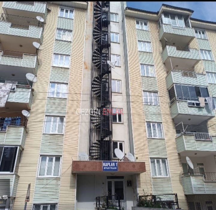 HEMEN TAŞINA BİLİRSİNİZ. TAYİNİMİZ ÇIKTIĞI İÇİN DAİREMİZ SATILIK
